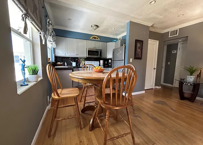 Pet friendly Holiday Isle Yacht Club Fort Lauderdale