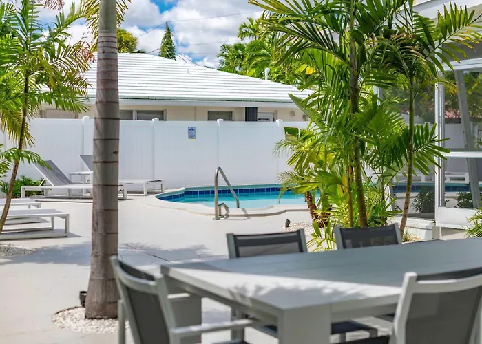 The Sandbar Walk To Beach Comfy Beds Firepit Pool
