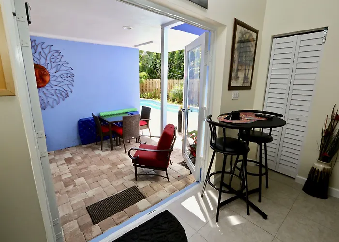 Fantasy Island Inn, Caters To Men