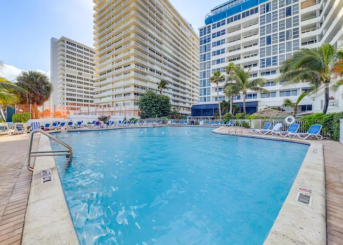 Oceanfront Luxury 2/2 Condo W/ Amazing Views! Fort Lauderdale acceptant les animaux