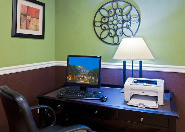 Holiday Inn Express West Palm Beach Metrocentre By Ihg