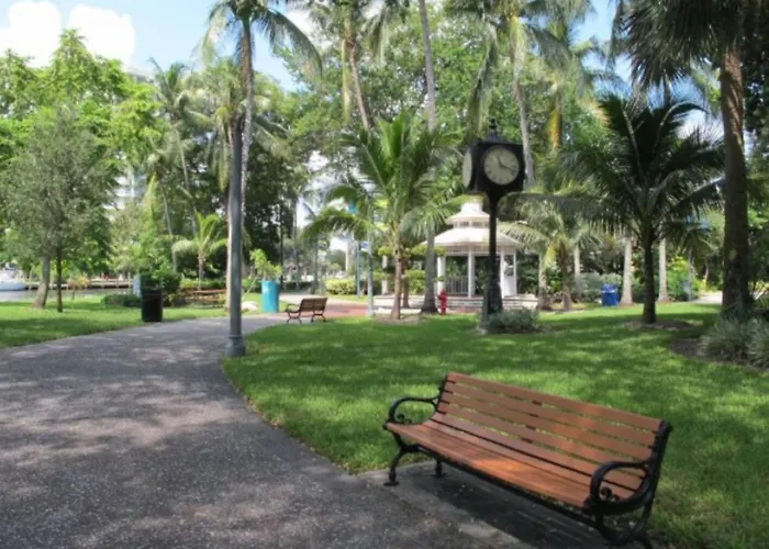 Designer River View Apartments Fort Lauderdale