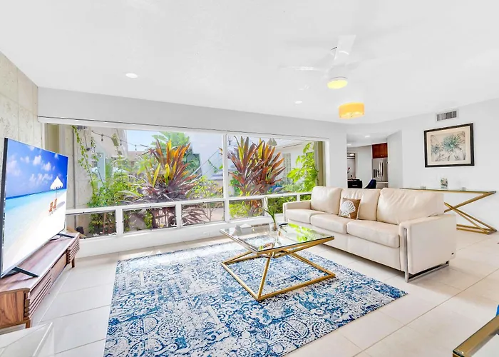 One-Bedroom Suite Heated Pool Dock Access Quiet Neighborhood Saltaire Two Resldences