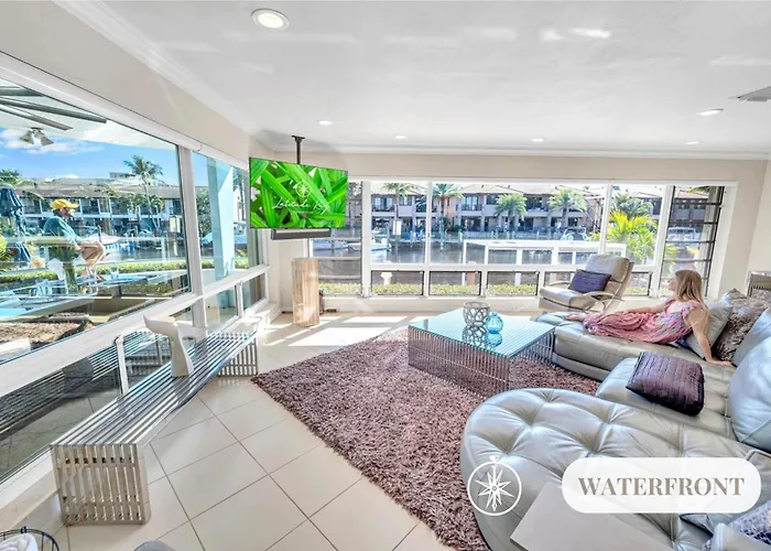 Two-Floor Suite Heated Pool Dock Access Quiet Neighborhood Saltaire One Resldences Fort Lauderdale