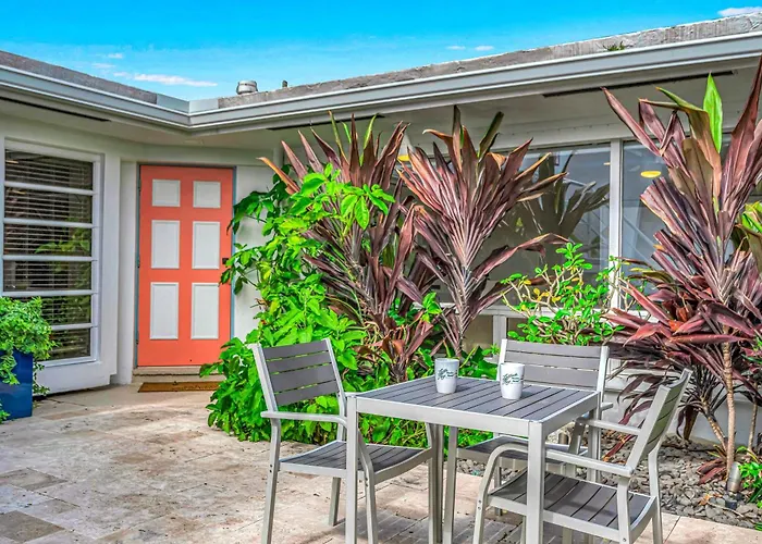 One-Bedroom Suite Heated Pool Dock Access Quiet Neighborhood Saltaire Two Resldences