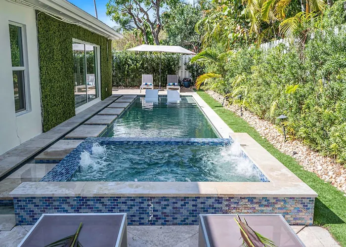 Modern Coastal Style Walk To Beach Heated Pool Tranquility Ocean Mist Key Resldences