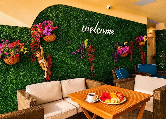 Pet friendly Ocean Beach Palace Fort Lauderdale