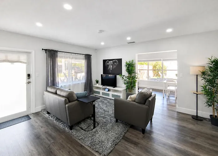Cozy 1 Bdr Unit By Beach, Mall, & Downtown Ftl