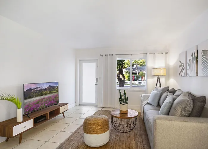 Alani Bay Premium Condos