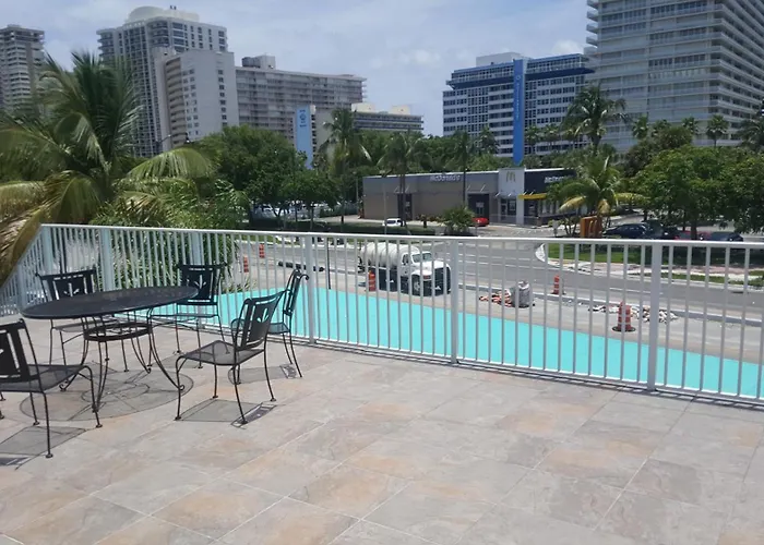 Haustierfreundliches Travelodge By Wyndham Fort Lauderdale Beach
