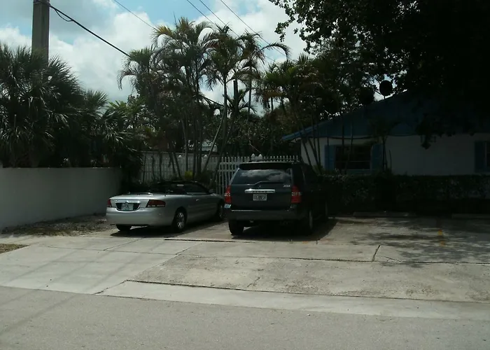Newly Furnished Large Clean Quiet Private Unit