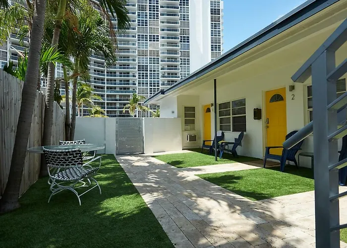 3 Bedrooms Apartment Step From The Beach Fort Lauderdale