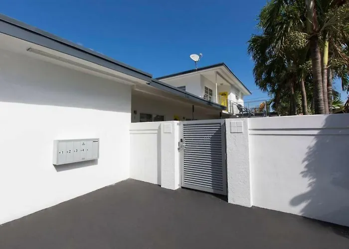 Lambert Family Beach Apartments - Unit 1