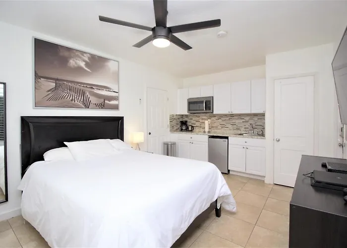 Tropical Getaway Studio-628B