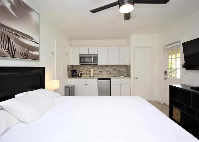 Tropical Getaway Studio-628B