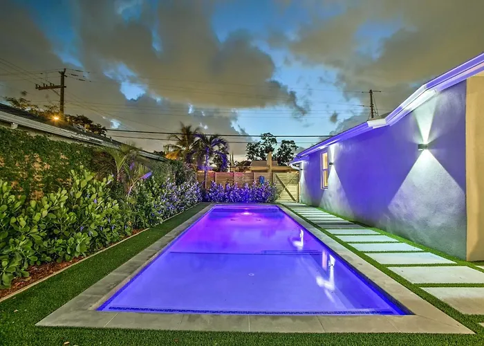 Modern Home W/ Shared Pool In Fort Lauderdale!